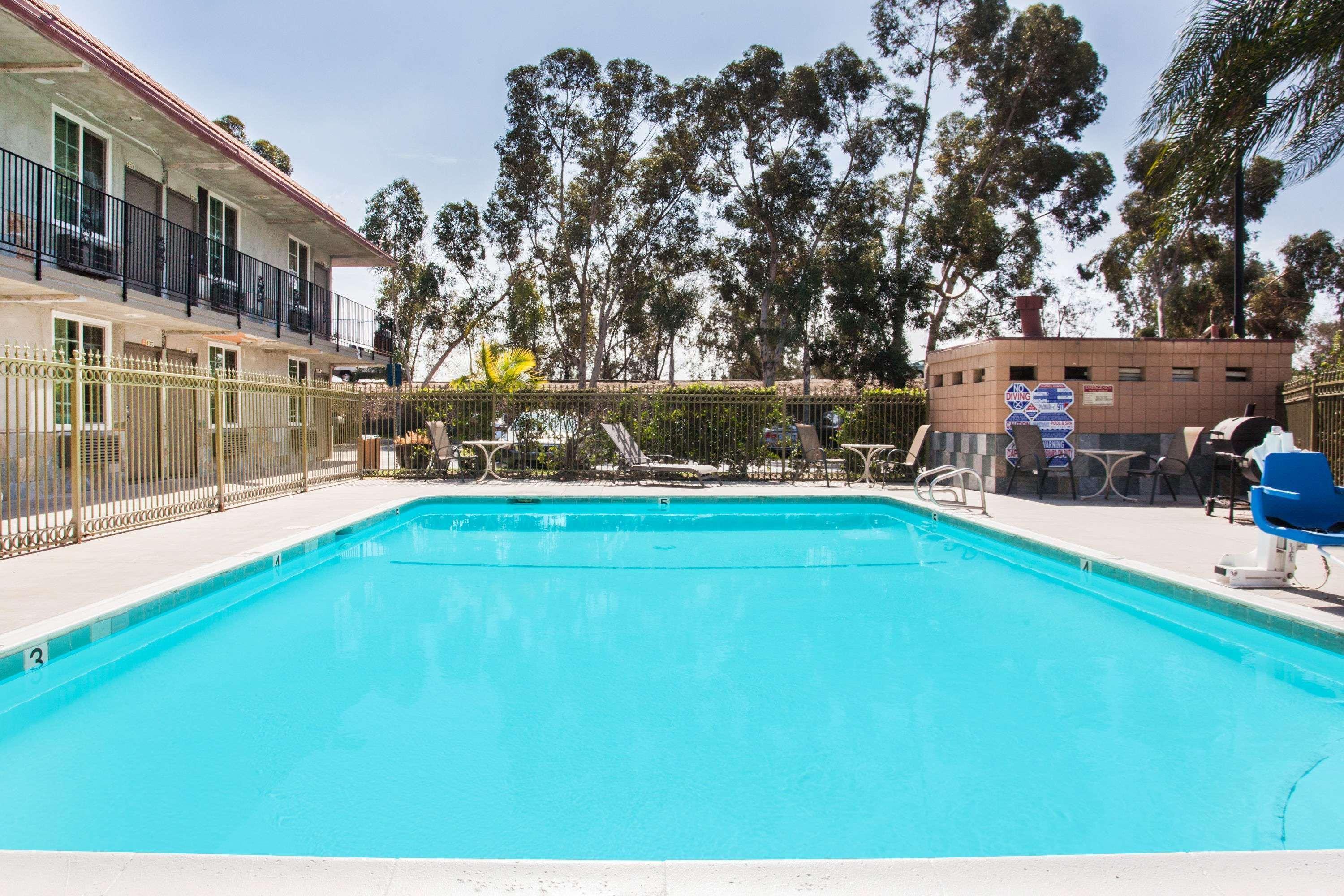 Motel Super 8 By Wyndham Redlands/San Bernardino Extérieur photo